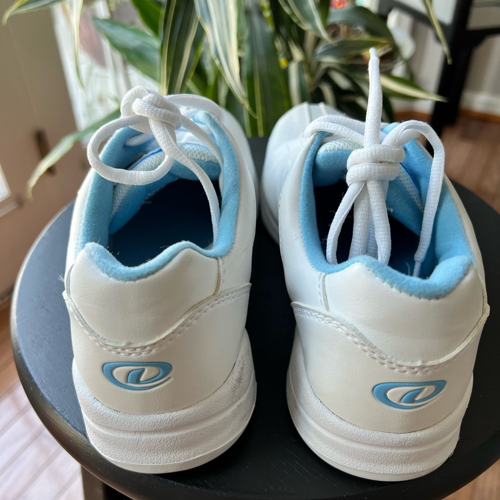 Ladies Bowling Shoes - Picture 3 of 6
